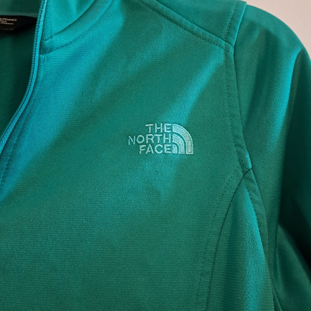 North Face Quarter Zip - Picture 4 of 8